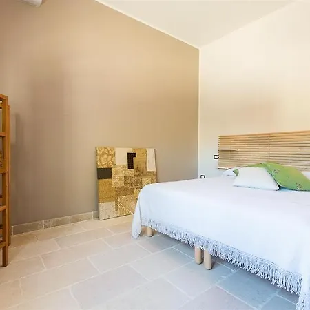 Villa Sleeps 6 Pool Wifi Mesagne