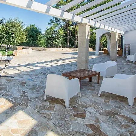 Sleeps 6 Pool Wifi Mesagne
