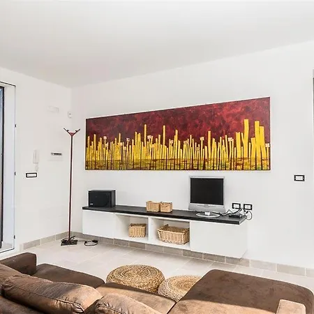 Sleeps 6 Pool Wifi 빌라
